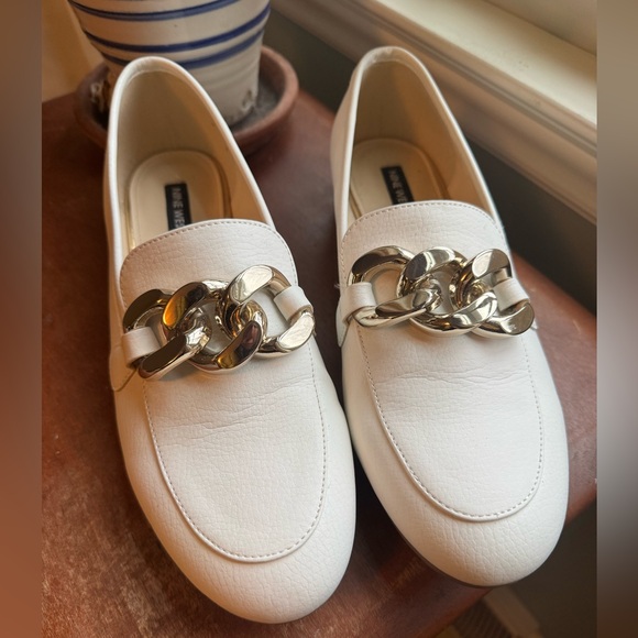 Nine West Ivory Loafers with Metallic Chain - Picture 7 of 7